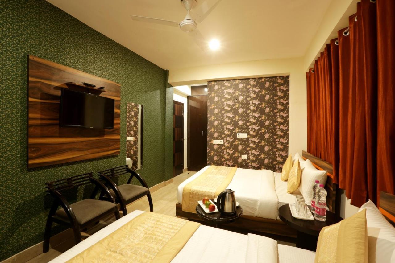 Hotel Classic Plaza At Delhi Airport نيودلهي المظهر الخارجي الصورة